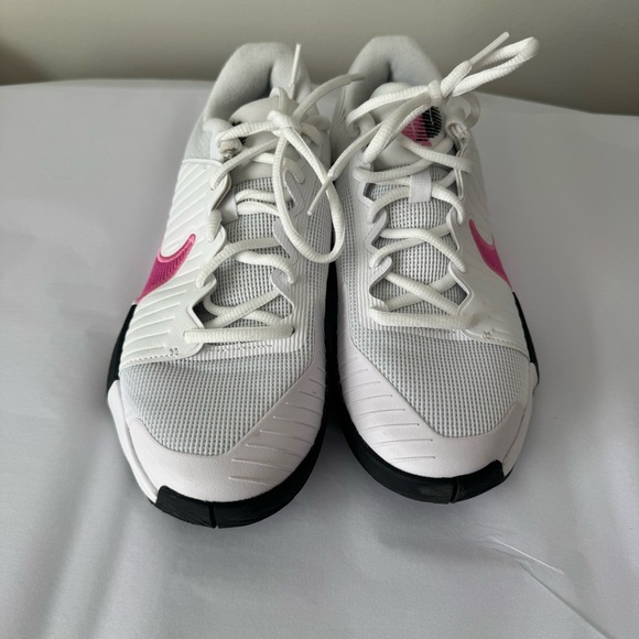 NIKE GP CHALLENGE PRO Size 8 Women’s Tennis Shoes - Picture 3 of 8